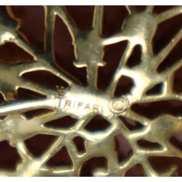 Vintage Crown Trifari Rhinestone Maple Leaf Brooch Pin - Picture 5 of 6